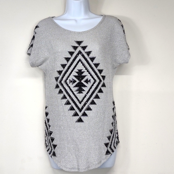 Women's Small Coral sparkly Tribal print gray & Black blouse - Picture 10 of 10